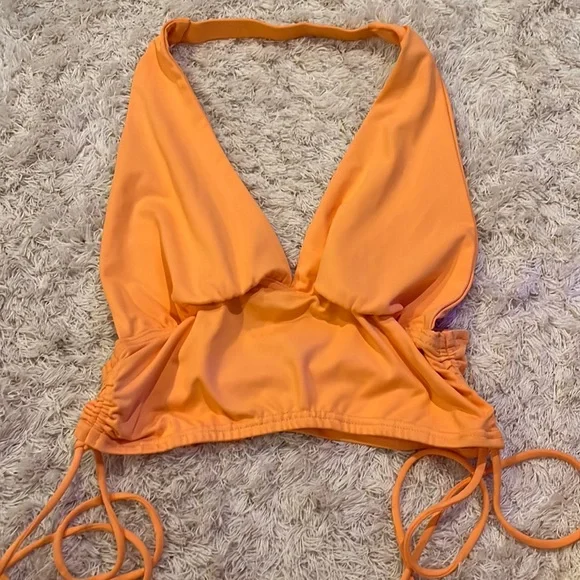 princess polly halter top - Picture 2 of 3